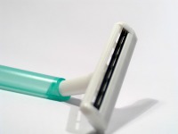 disposable shaving razor